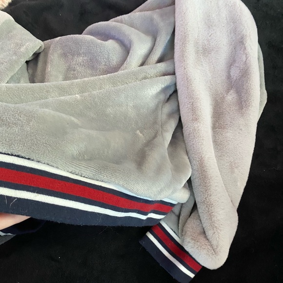 Tommy Hilfiger Plush Sweatshirt - Picture 4 of 5